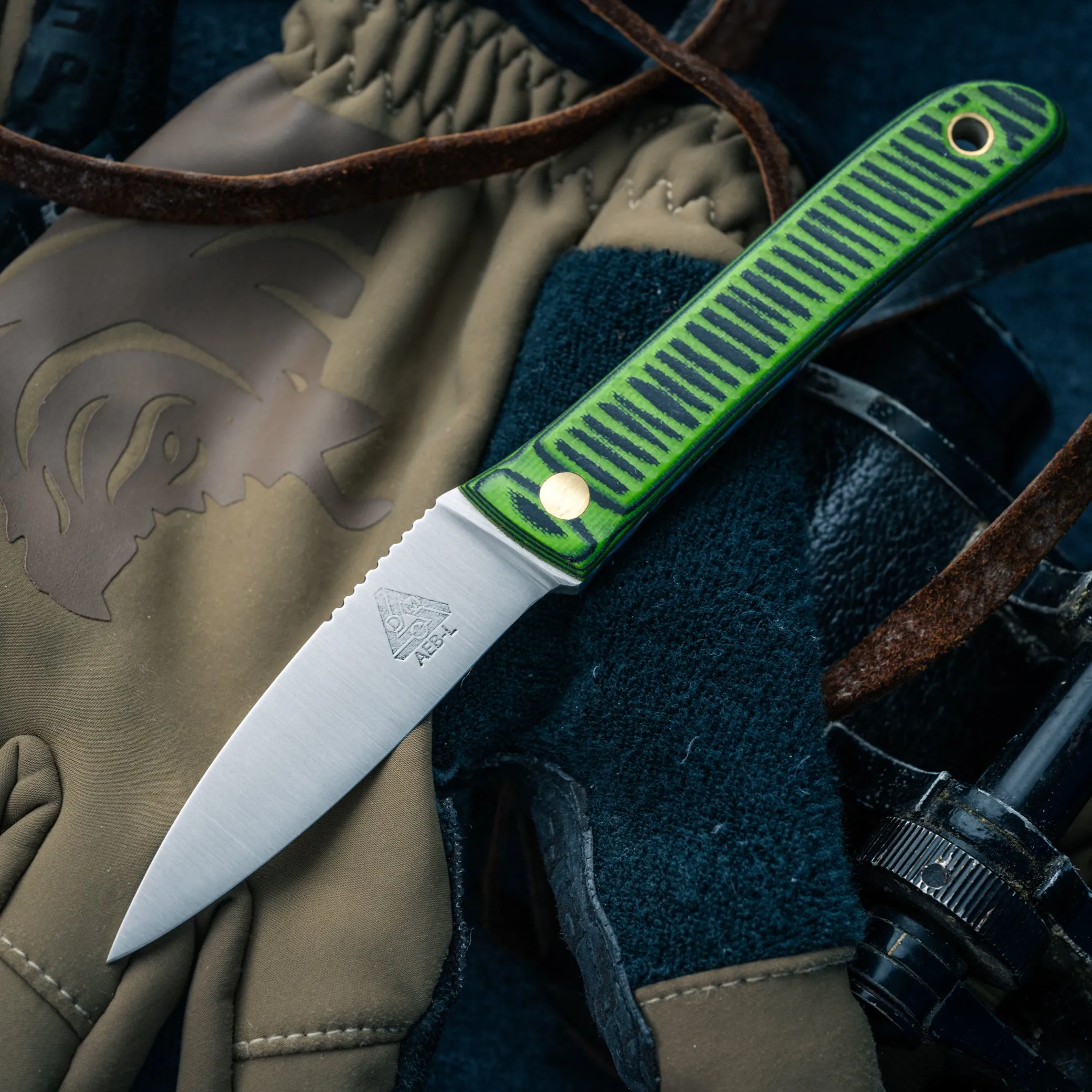 David Mary Spearpoint Neck Knife