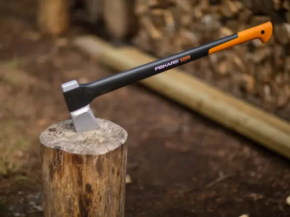 Fiskars X25 2.4kg Splitting Axe