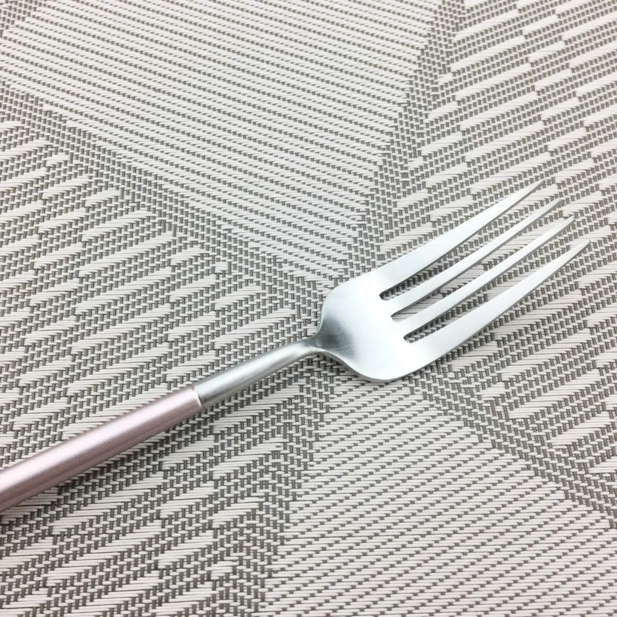 Gugrida Silverware Set, Flatware Cutlery Set Stainless Steel Modern Sleek Design Utensils Service for 1, Durable 4-Piece Tableware Set with Knife, Fork and Spoons for Camping, Gifts