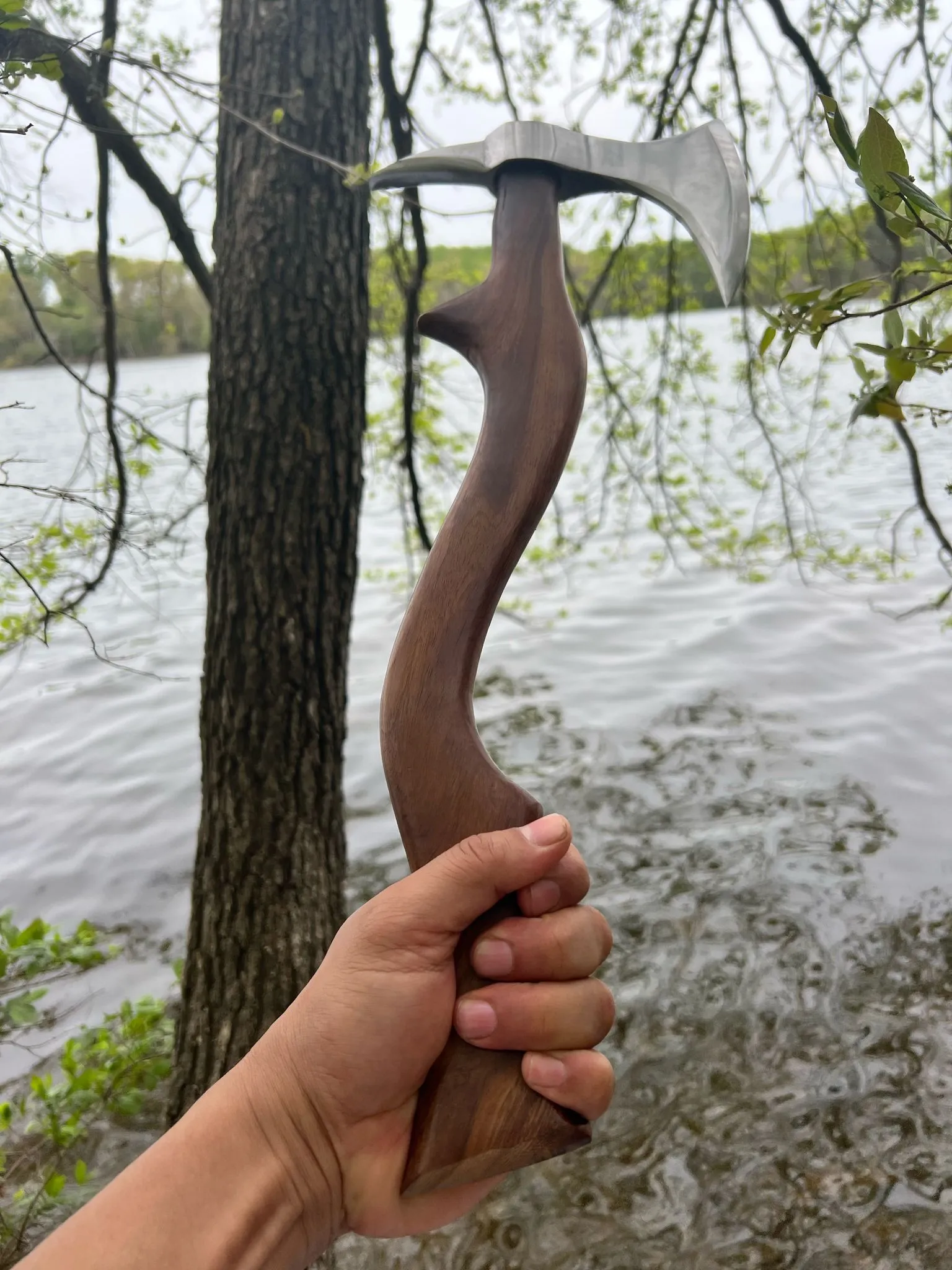 Hand-Forged Viking Axe – Curved Walnut Handle with Leather Sheath