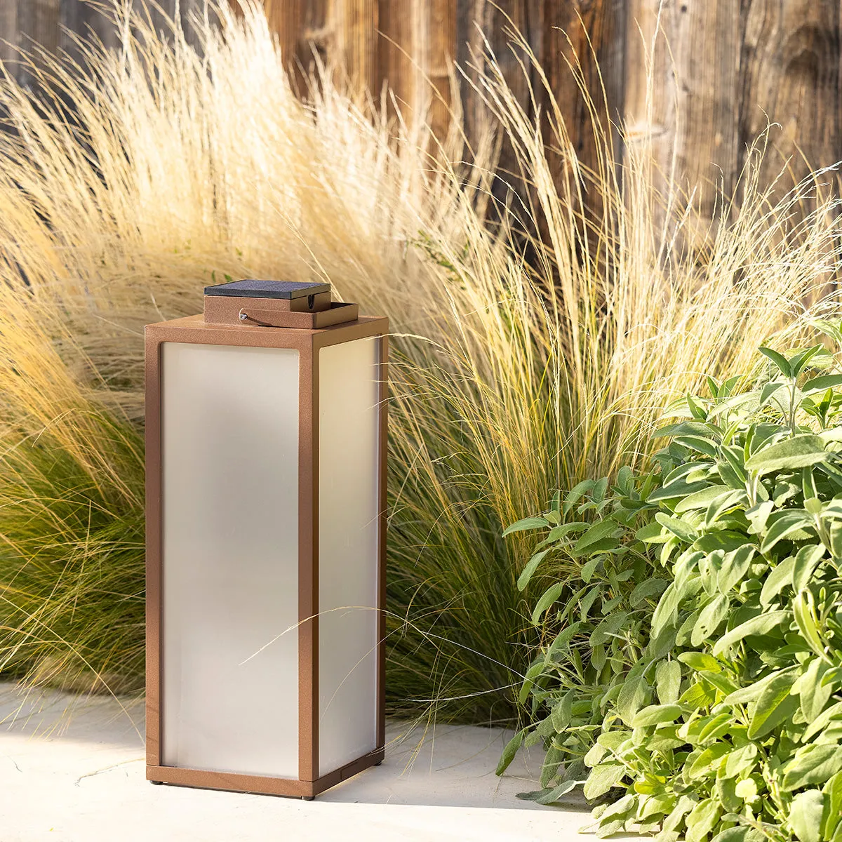 Les Jardins Tradition Solar Lantern