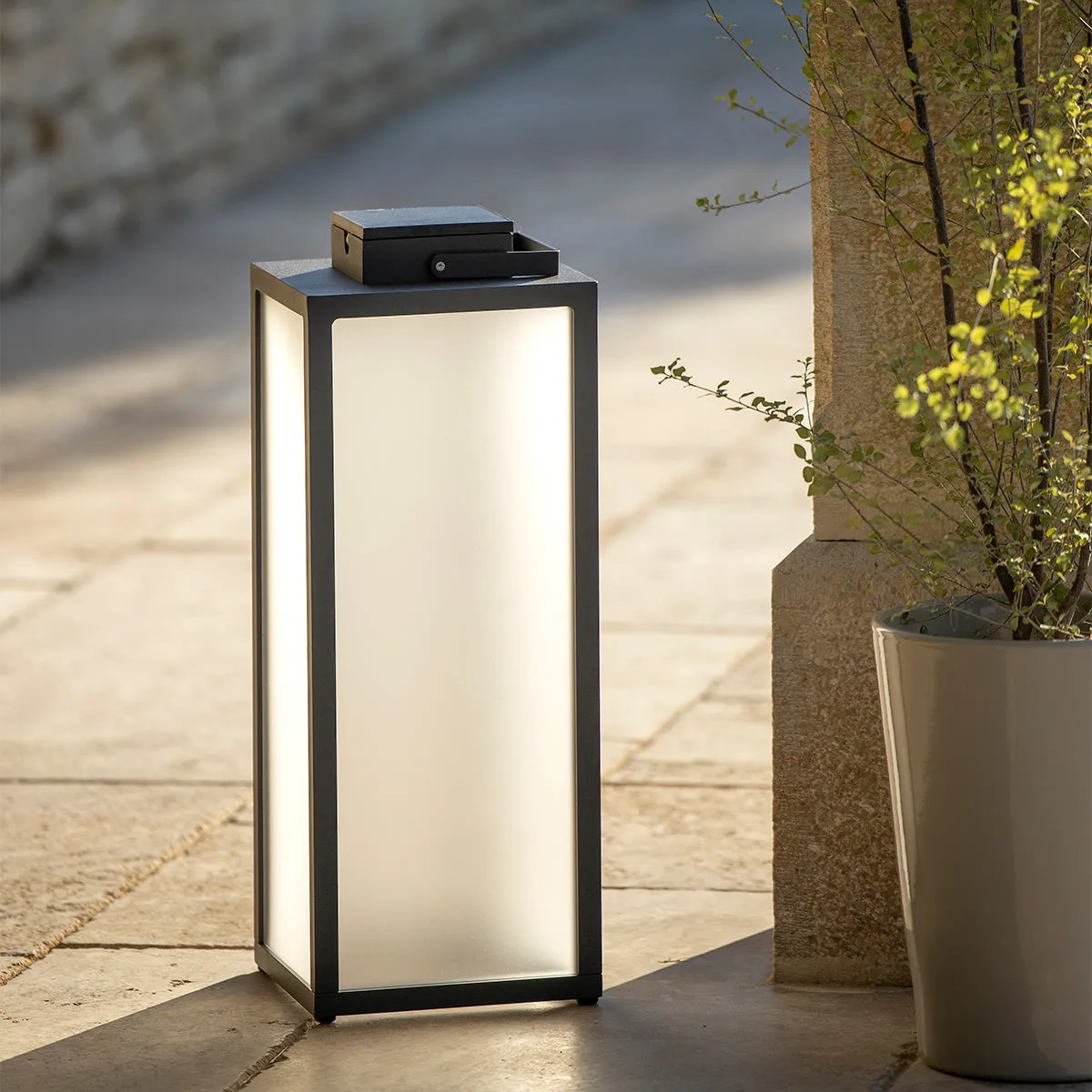 Les Jardins Tradition Solar Lantern