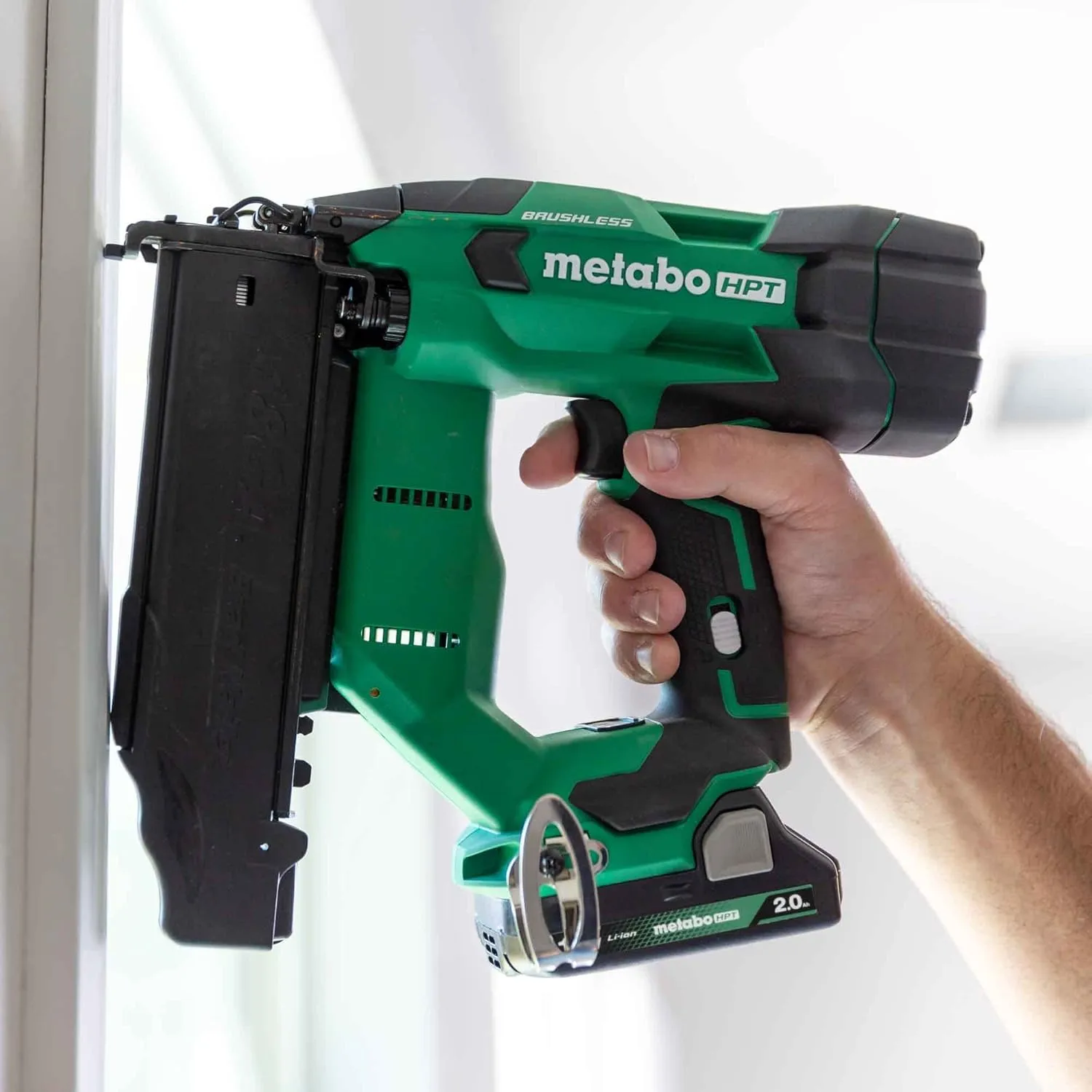 Metabo HPT 18V MultiVolt Brushless Compact Cordless Brad Nailer Kit, 18 Gauge Cordless Nailer with 2.0Ah Lithium Ion Battery, Drives 5/8" to 2" Brad Nails, Lifetime Warranty NT1850DFT