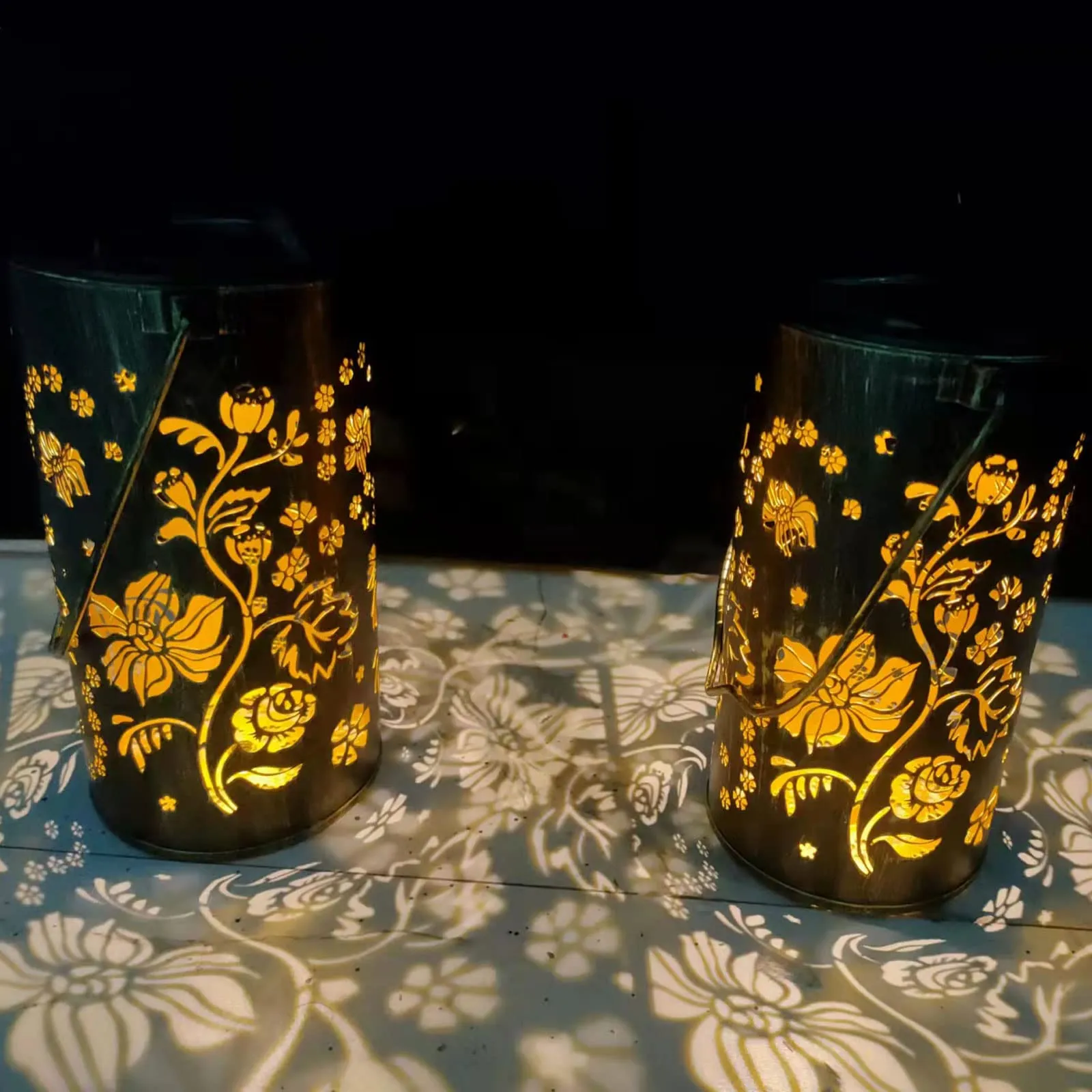 Rynx | Taomika 2 Pack Solar Lanterns Garden Hanging Solar Lanterns Outdoor Waterproof, Solar Lantern Metal LED Decorative For Patio Garden, Path, Fence, Walkway, Decorative Light