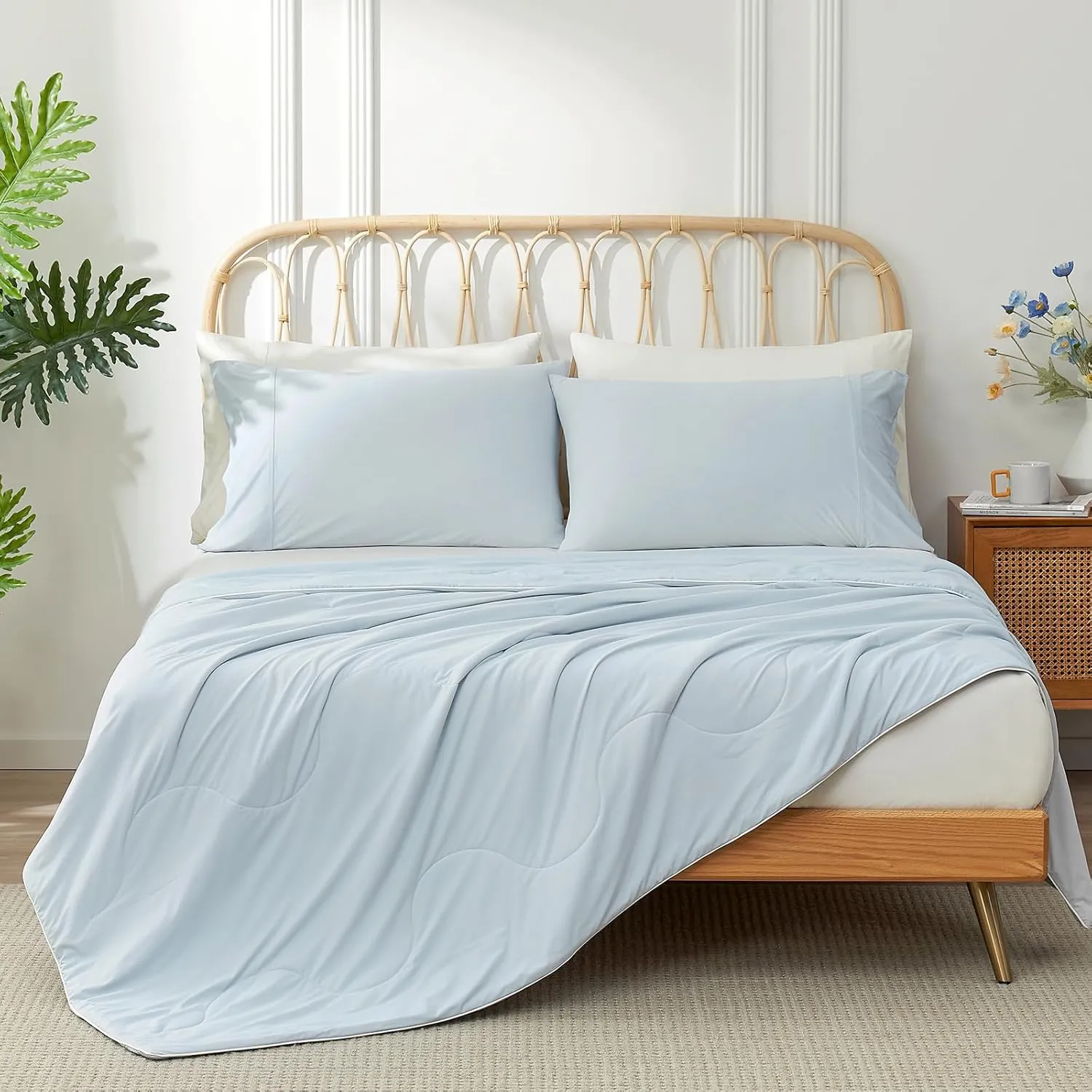 Snuggle Sac Queen Size Cooling Comforter,Q-Max>0.4 Breathable Cooling Blankets for Hot Sleepers Night Sweats, Soft Queen Size Cold Blankets, 90x90 Inches, Ice Blue