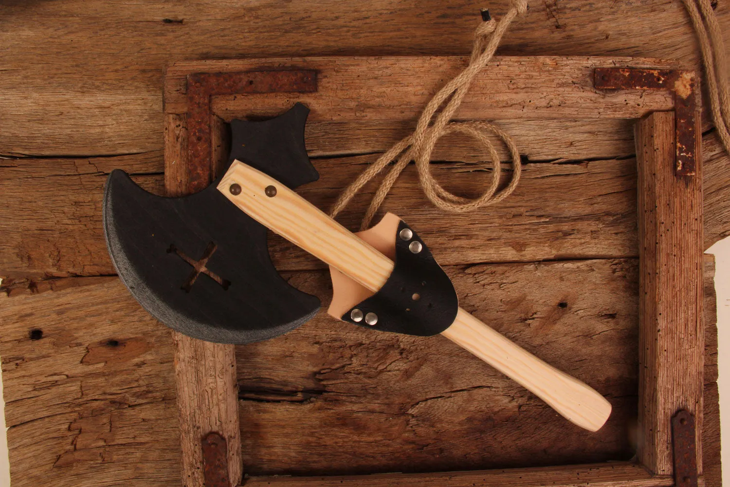 Vah Wooden Splendor Axe